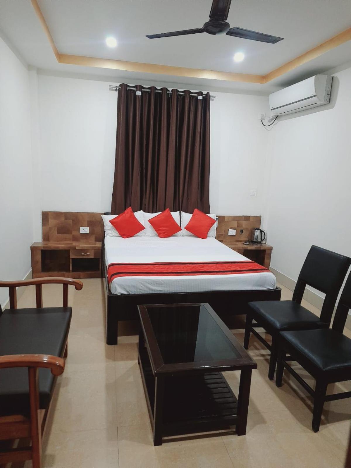 Hotel Knight Inn Airport Guwahati Bagian luar foto