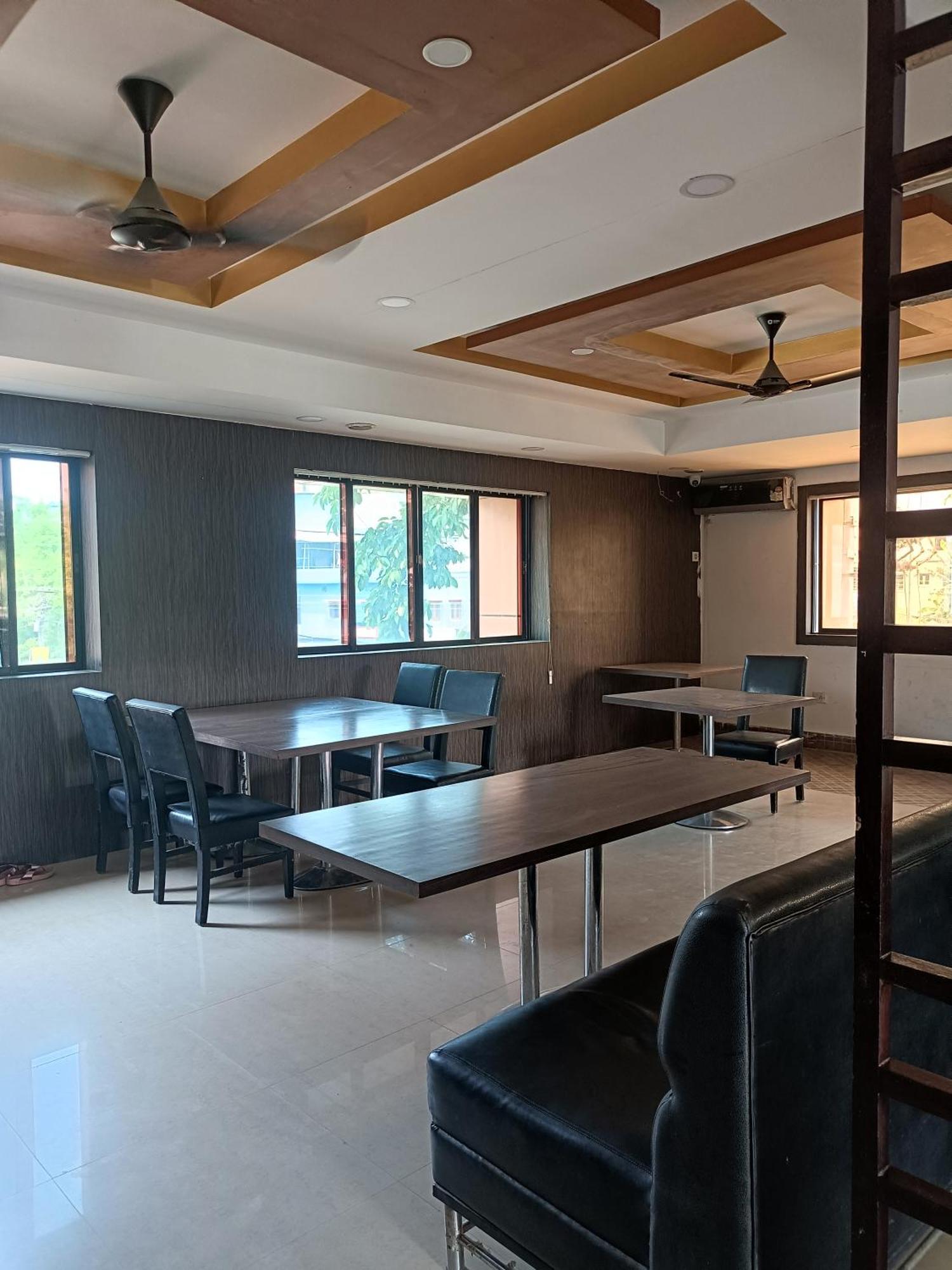 Hotel Knight Inn Airport Guwahati Bagian luar foto